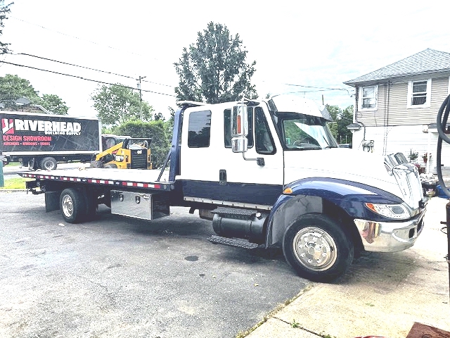 2003 INTERNATIONAL 4200 ROLLBACK TOW TRUCK