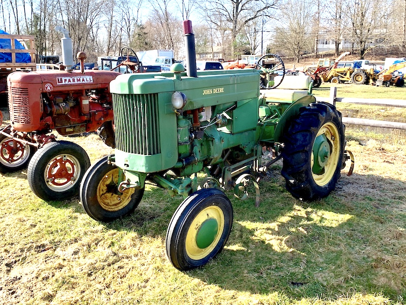 JOHN DEERE M