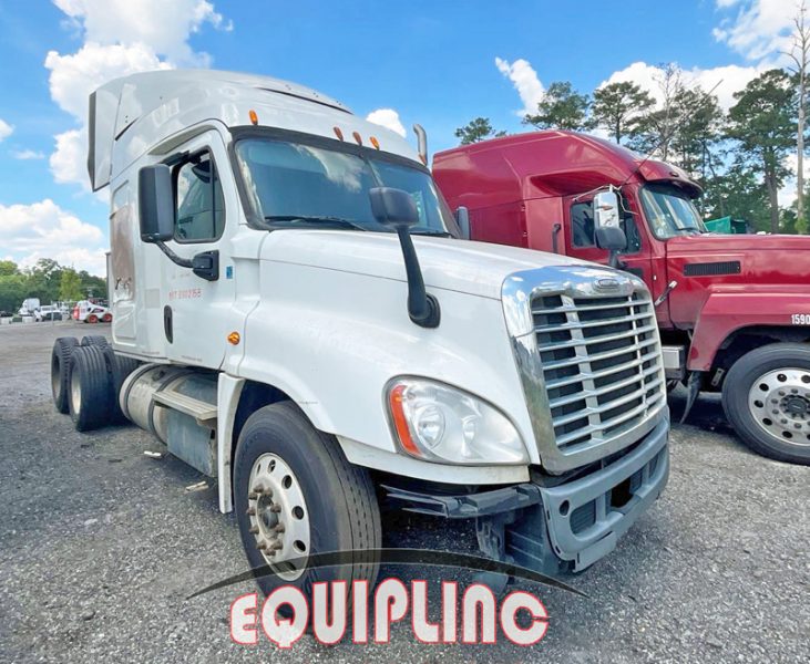 2015 FREIGHTLINER CASCADIA SLEEPER