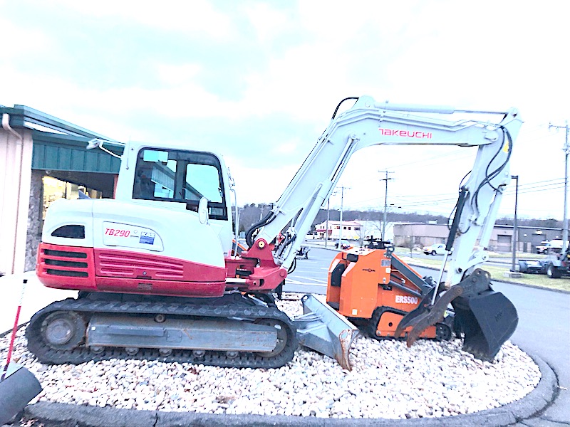 TAKEUCHI TB290 EXCAVATOR.