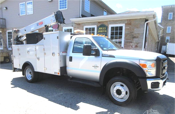 2015 FORD F-550 XL 4×2 SERVICE TRUCK