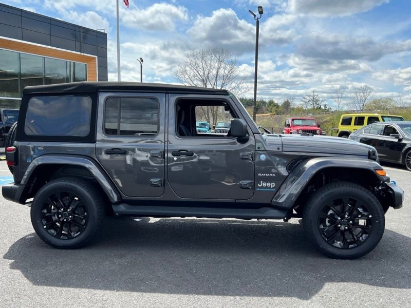 2024 Jeep Wrangler 4xe Sahara