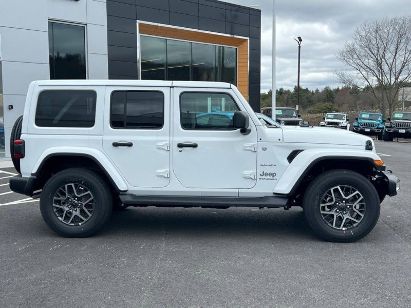 2024 Jeep Wrangler Sahara