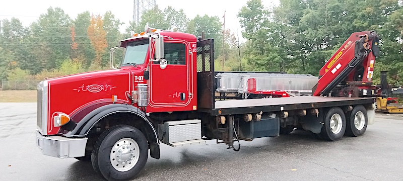 2005 PETERBIT 357 FLATBED