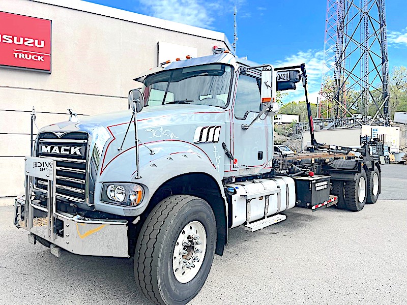 2018 MACK GRANITE GU713