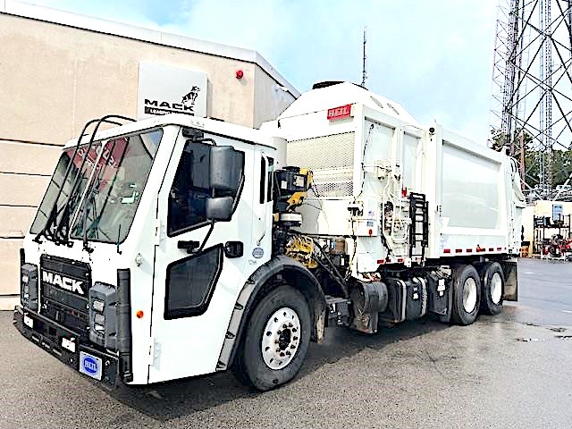 2022 MACK LR64 PACKER GARBAGE TRUCK