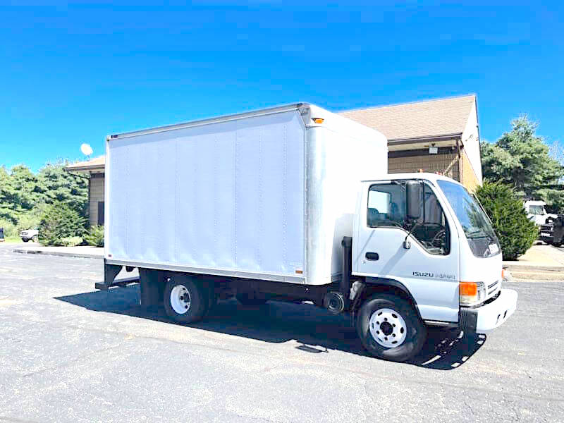 2001 ISUZU NPR 12’ VAN BODY