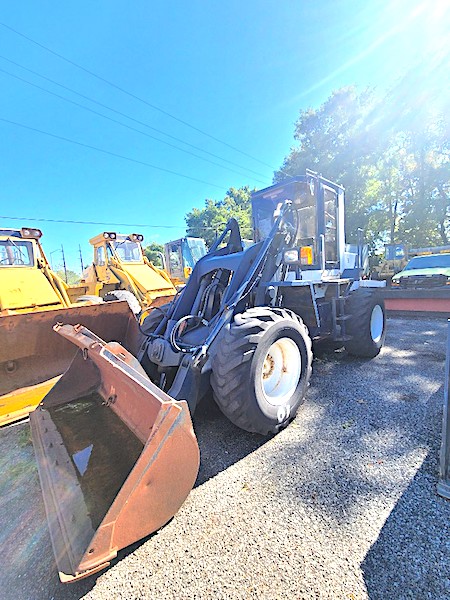 KOMATSU WR11 WHEEL LOADER