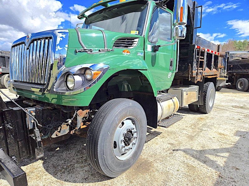 2015 IH 7400