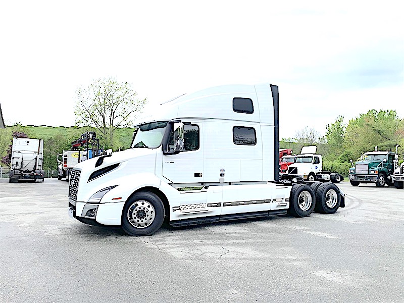 2024 VOLVO VNL64T860