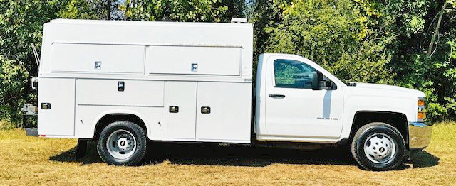 2015 CHEVY 3500 11’ UTILITY RWD