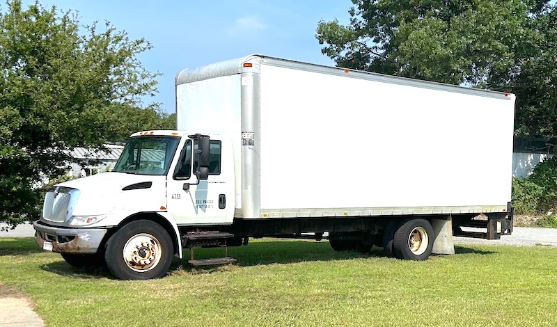 2007 IH 4300 26Ft VAN BODY