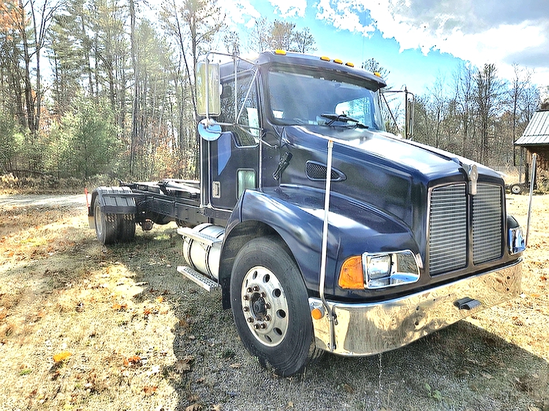 2000 KENWORTH 16 TON 62 INCH HOOK LIFT