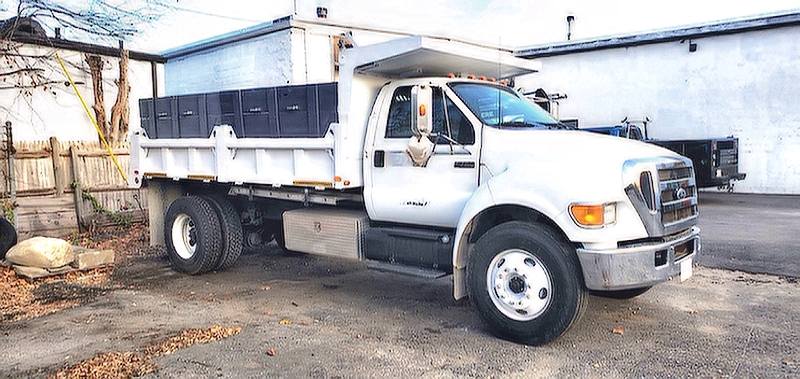 2004 FORD F750XLT