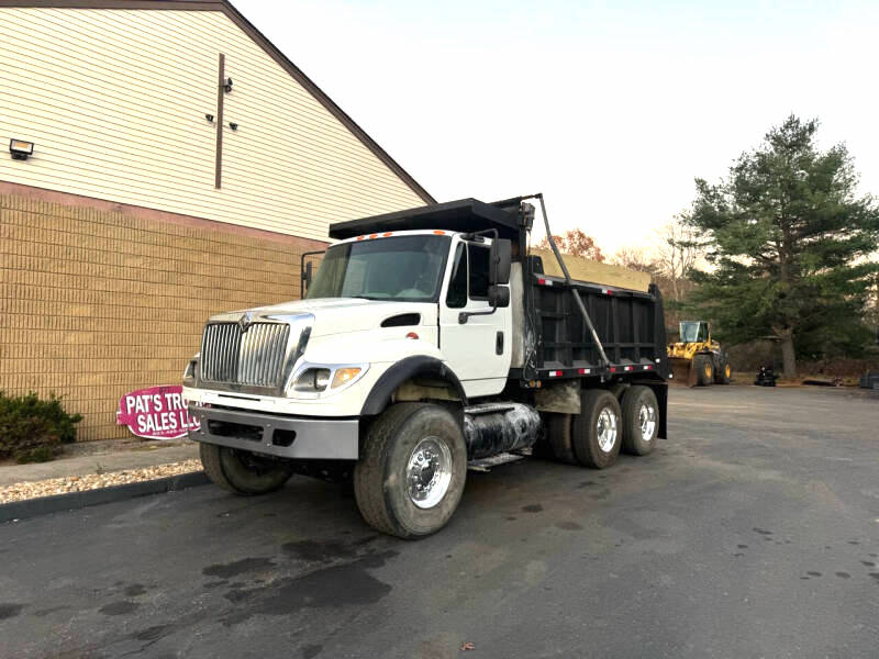 2003 International 7600 T/A DUMP.