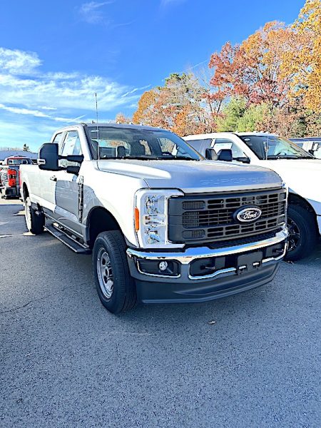 2024 FORD F-250.  F-350 SUPER-CAB 4X4