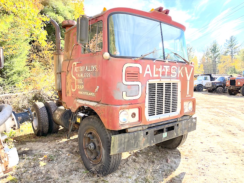 1967 MACK F-600 CAB OVER TRACTOR