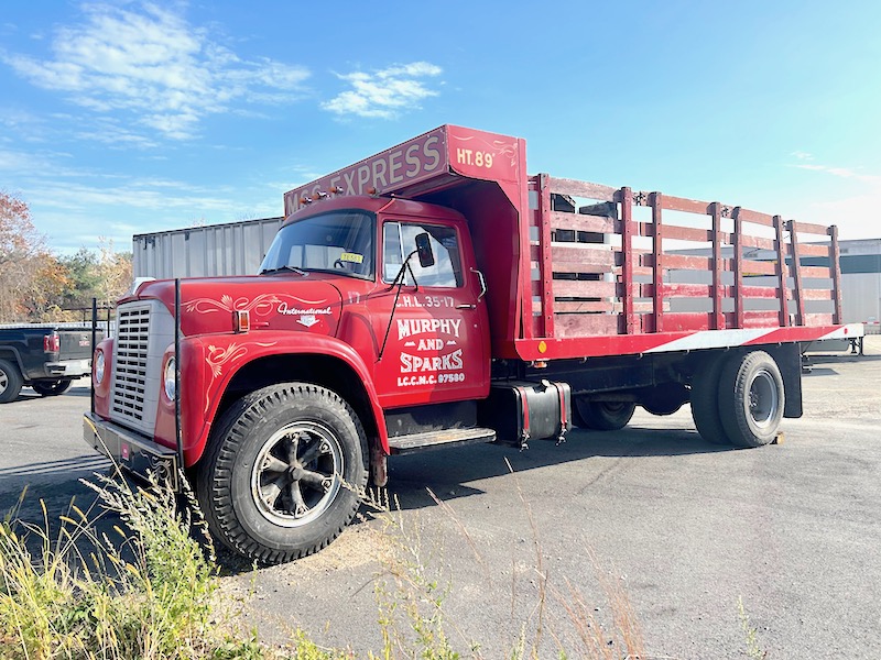 1998 INTERNATIONAL 1700 STAKE BODY