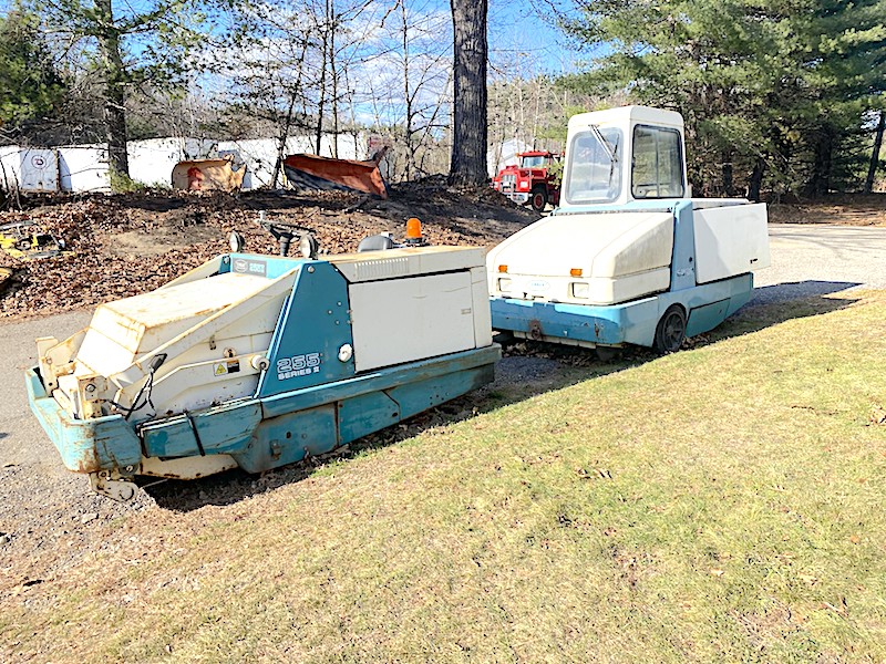 TENNANT MODEL 6500 SWEEPER