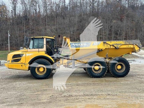 2016 VOLVO A25F RT5680