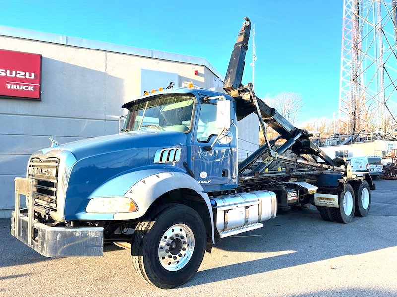 2014 MACK GRANITE GU813