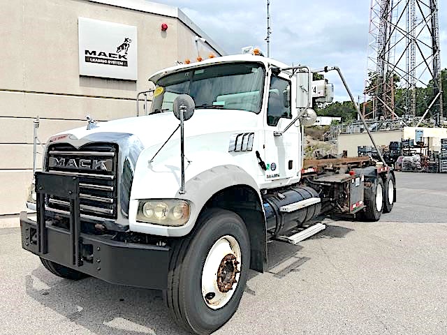 2015 MACK GRANITE GU713