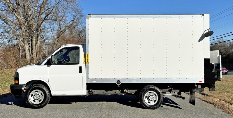 2019 CHEVY 3500 SRW CUBE VAN w/LIFT GATE