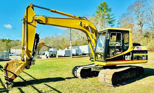 CAT 311 EXCAVATOR – Pre-Emissions Machine