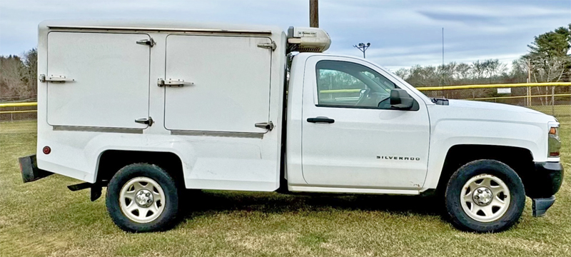 2018 CHEVY 1500 4X4 W/8’ REEFER BODY