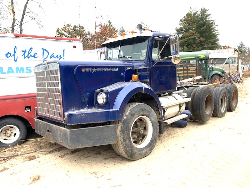 1974 WESTERN STAR TRI-AXLE CAB AND CHASSIS