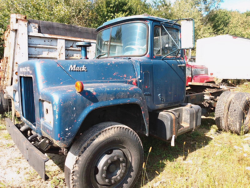 1969 MACK MODEL 400