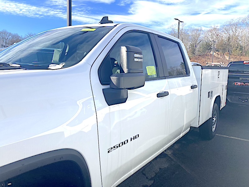 2025 GMC K2500 CREW CAB  UTILITY