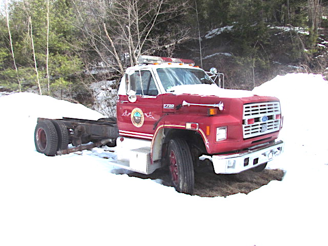 1994 FORD F700 CAB & CHASSIS