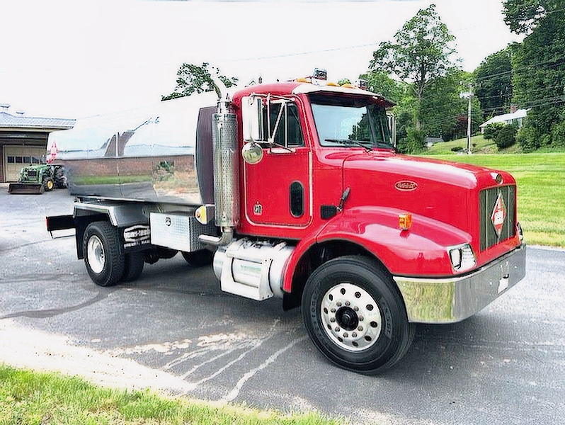 2002 PETERBILT 330