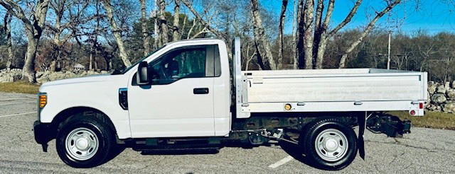 2017 FORD F250 SUPER DUTY 8’ ALUMINUM FLATBED