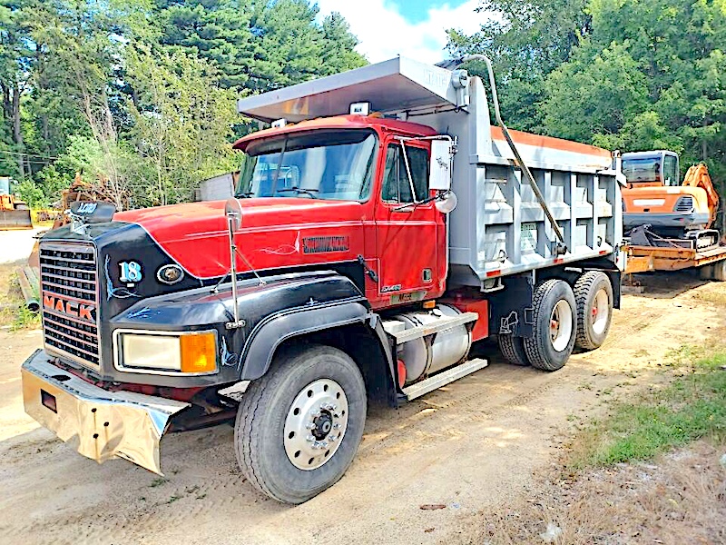 2001 Mack CL713 10-Wheel Dump Truck
